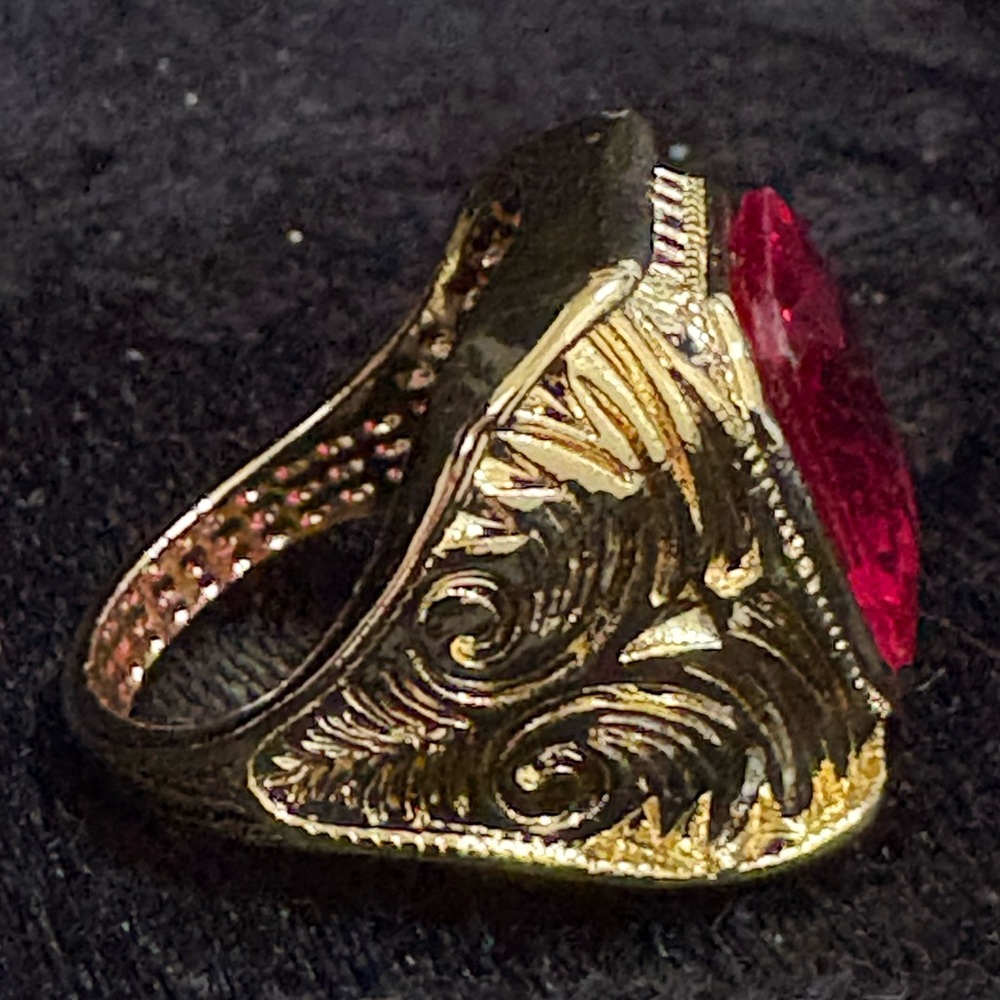 ELEGANT FACETED FAUX RUBY RED RING - Picture 8 of 16
